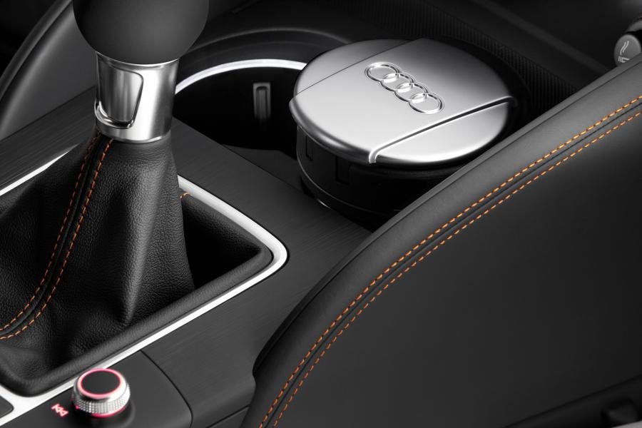 Детали интерьера Audi A3 1.8T S-Line Quattro (8V) 2012 года  (WW) (фото 20 из 101)